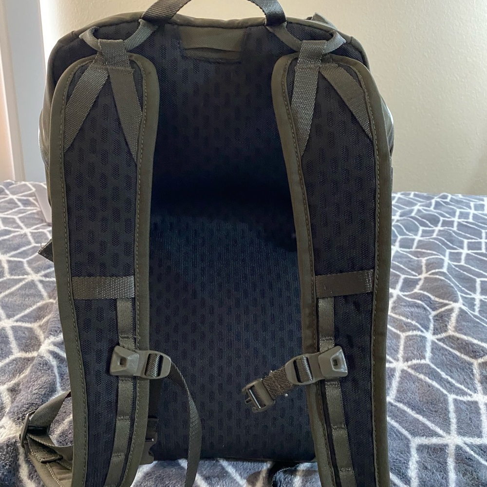Lululemon backpack - Picture 3 of 5